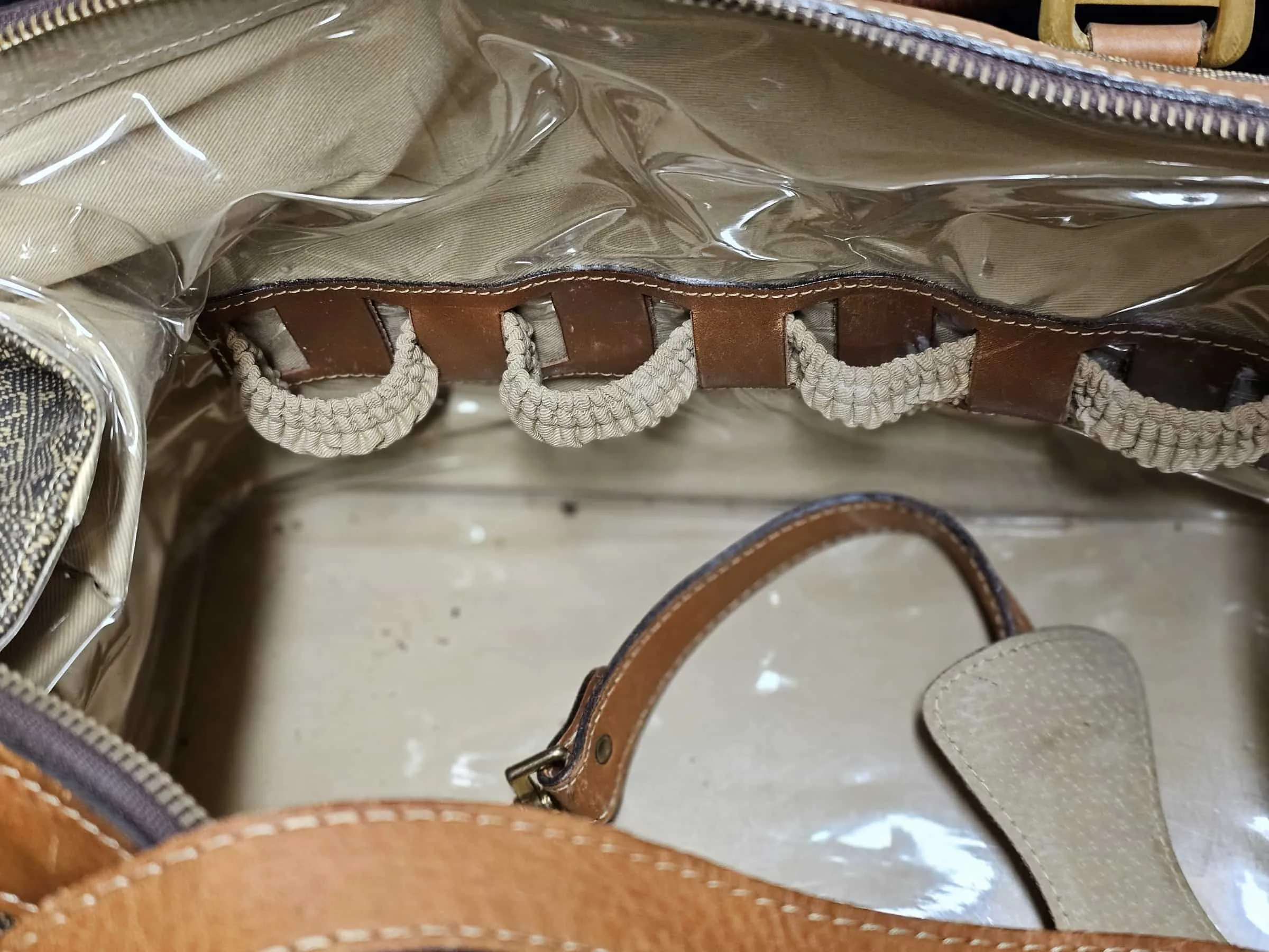 Ladies Hartmann Wings Collection Cosmetic Travel Case - Image 3